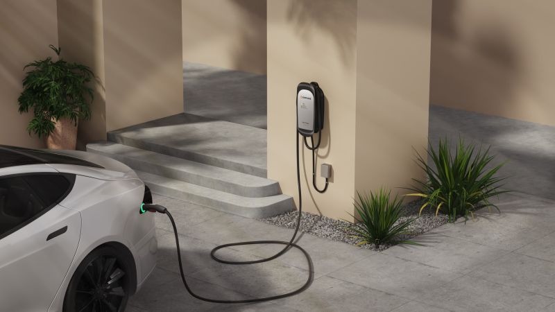 Enphase Share2 HCS-80 EV Charger Bundle 03.jpg