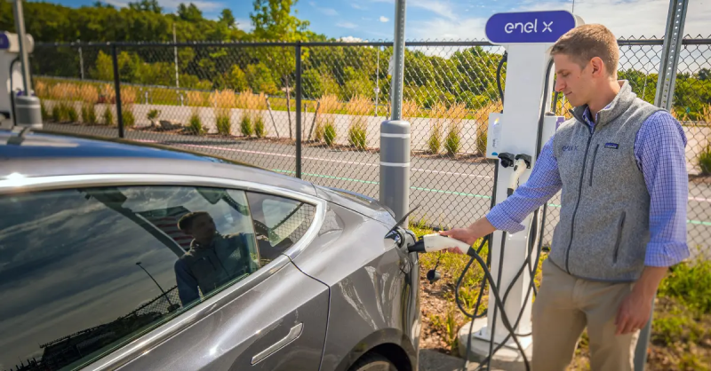 File:EnelX Commercial EV Chargers.png