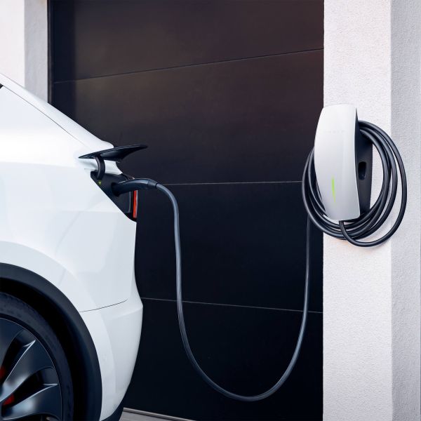 File:Tesla - Wall Connector2.jpeg